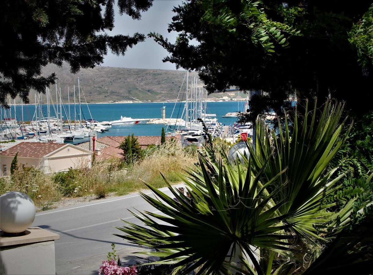 Parva Port Alacati Exterior foto